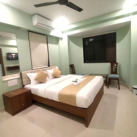Everest Stays Rooms And Dormitory Mumbai Exteriör bild