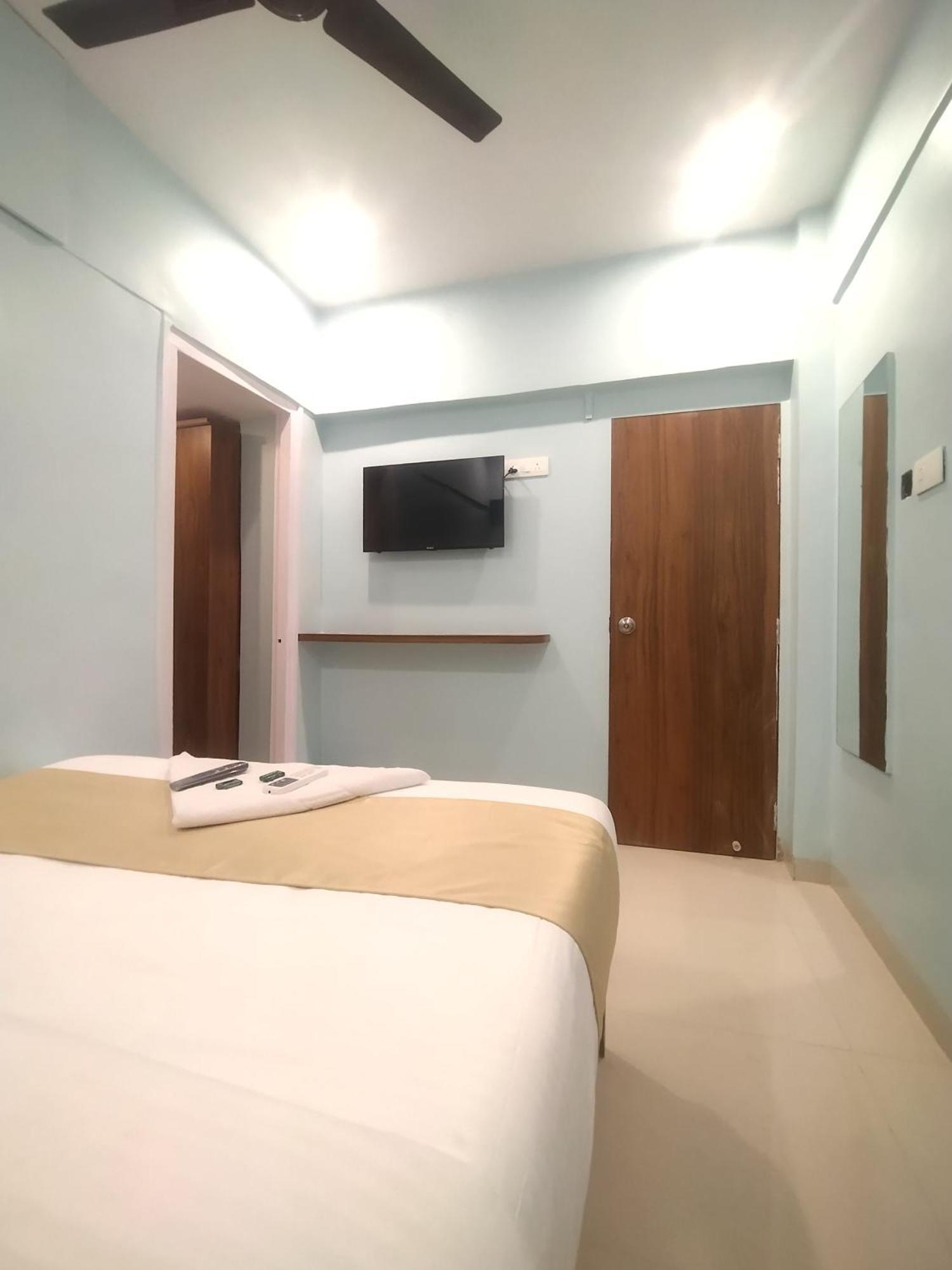 Everest Stays Rooms And Dormitory Mumbai Exteriör bild
