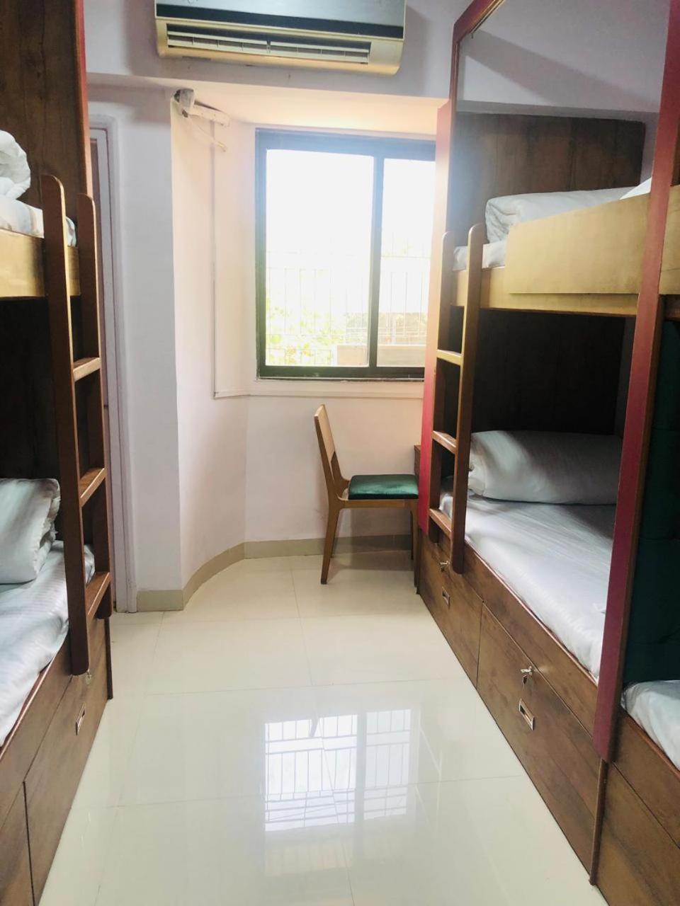 Everest Stays Rooms And Dormitory Mumbai Exteriör bild